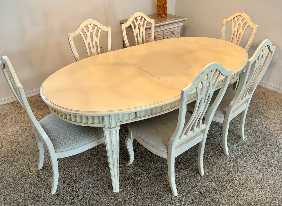 Dining Table & Chairs