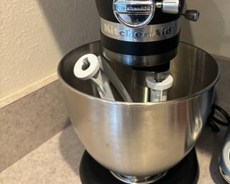 KitchenAid  Classic Series Onyx Black with Cover