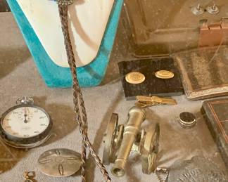 Thunderbird inlay vintage Zuni bolo. Concho button covers