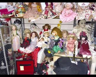 Assorted Dolls (lots of original Pauline) 