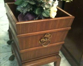 VINTAGE WOOD PLANTER 
(ONLY ONE)