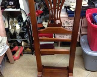 Dressing stand