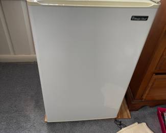 Mini Refrigerator 
