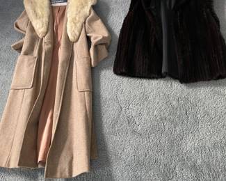 Ladies Wool Coat And Sleeveless Fur Jacket