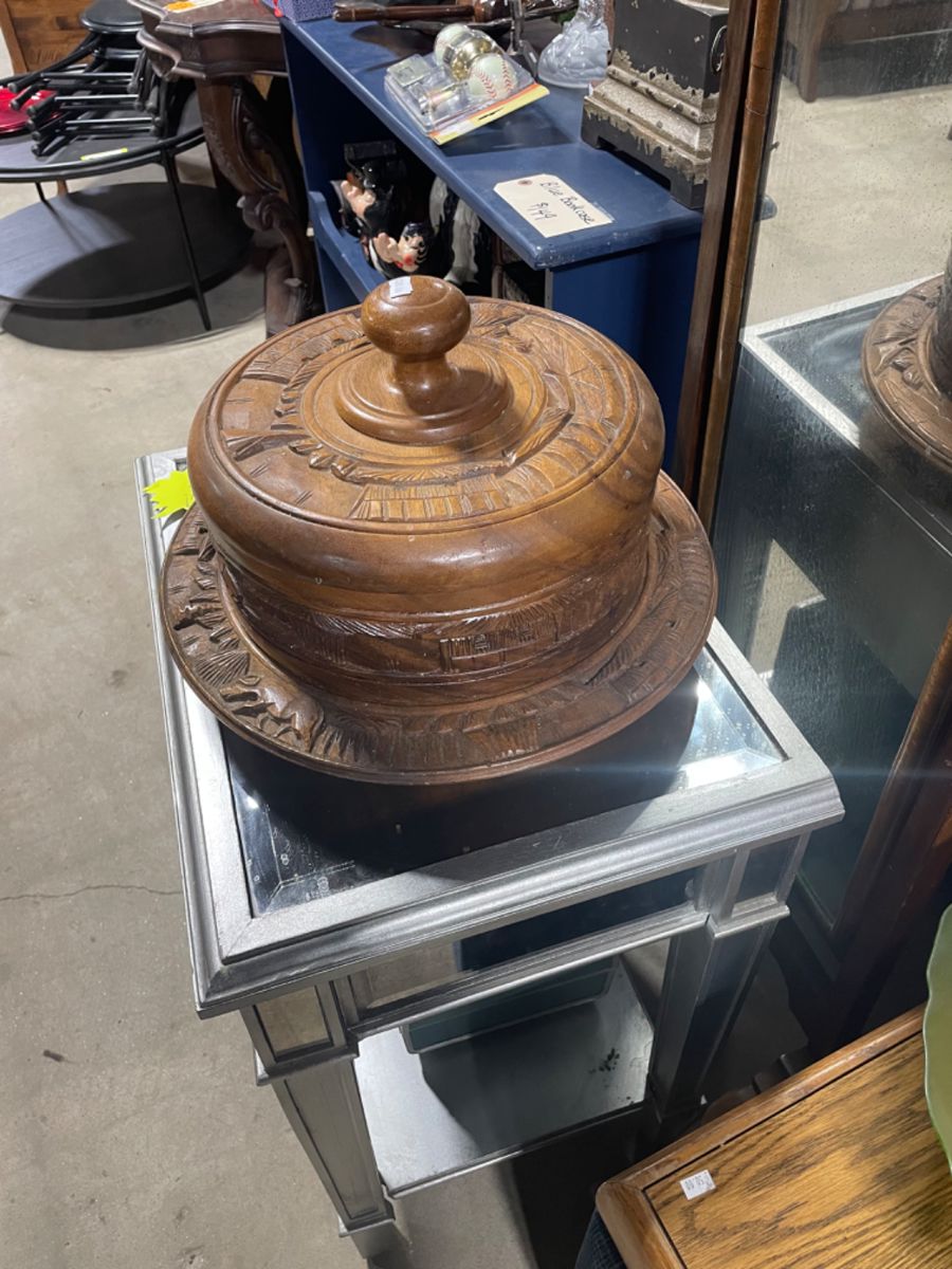 Diamond Estate Sale & Antiques in Kansas City, MO starts on 12/24/2023