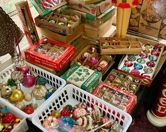 All boxed vintage glass ornaments
