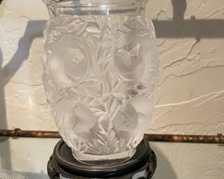 FINE CRYSTAL VASE...