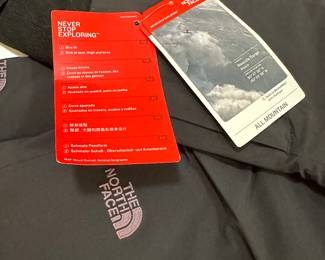 New with tags women’s the north face ski pants size xs