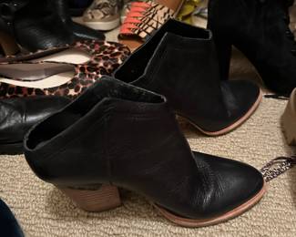 Dolce vita booties
