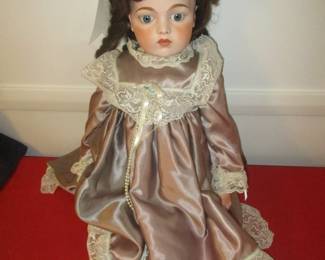 Be Be Bru Jne
13
Doll excellent condition 