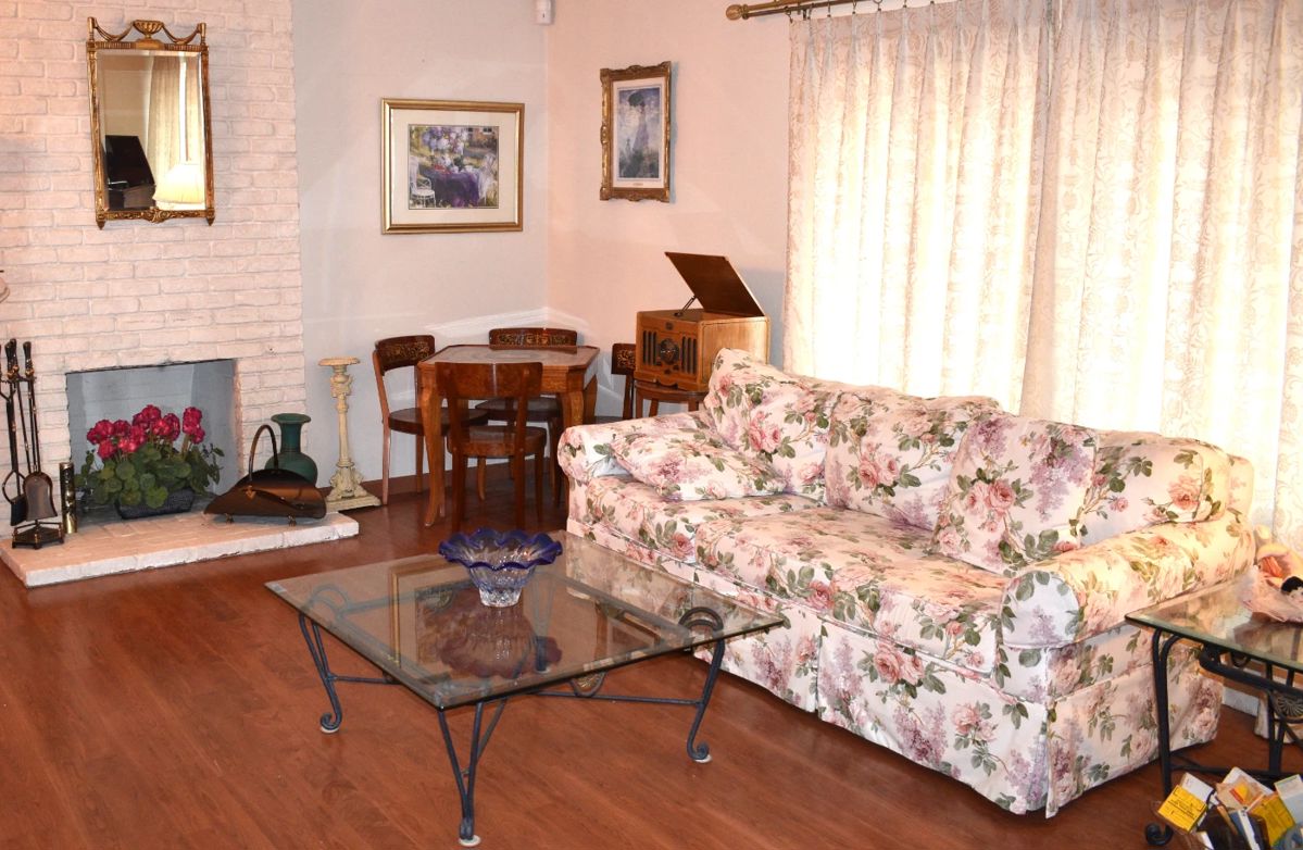 Fountain Valley Estate sale by Trunk Full... starts on 1/15/2024