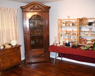 Dining Room Overview (Access to Back Patio)