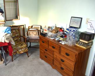 THIRD LEVEL-Linens/Frames Room Overview