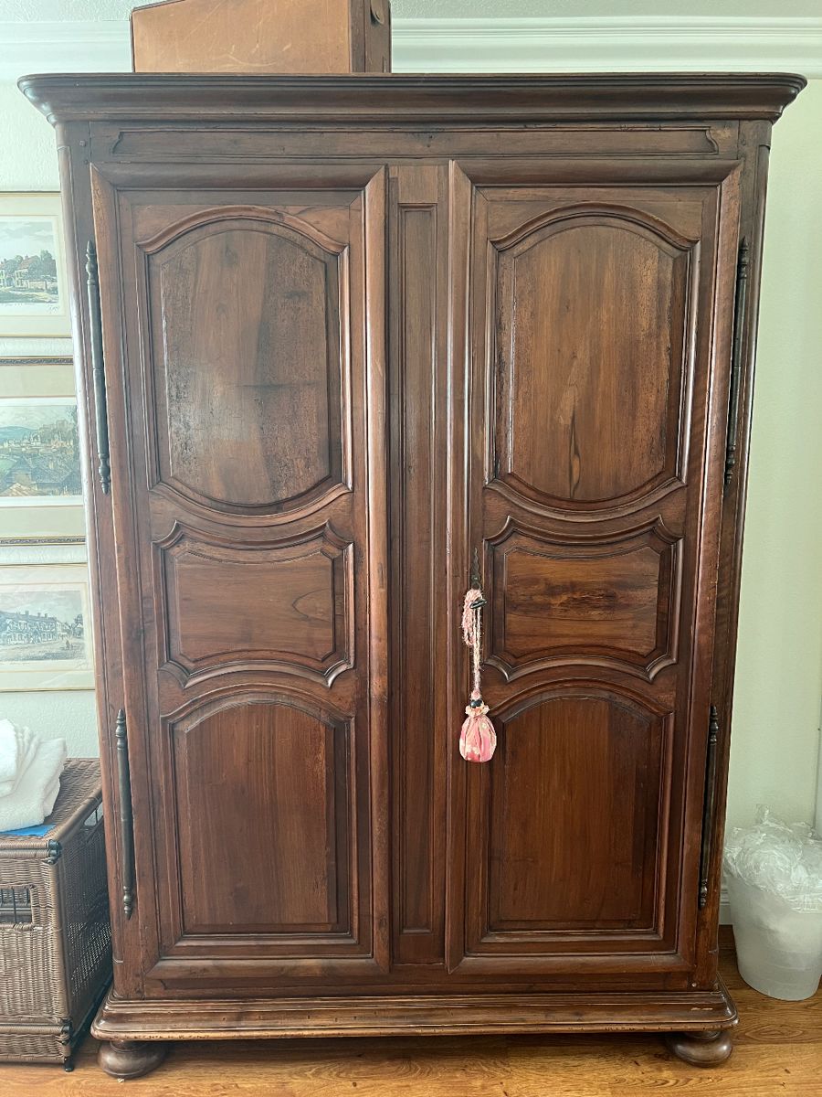 Estate sales European antique furniture,... starts on 1/6/2024