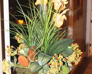 We have a large amount of gorgeous flower arrangements.  