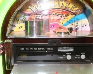Wurlitzer JukeBox FM Stereo/CD Player Model WR-18.  Bubble lights and radio work. (sold as-is, no remote, need remote for cd player and to change radio station/volume)