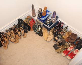 Size 7 or 7 1/2?  You'll want to get to our sale!!