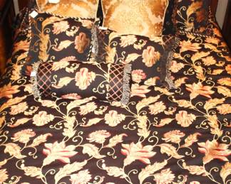 Queen size comforter and pillows.  