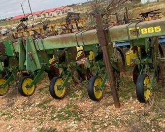 John Deere 885 Row Crop Cultivator