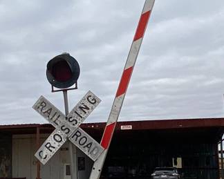 Railroad Crossing w/light and arm