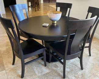 Dutch Crafters Kitchen Table and 6 Chairs