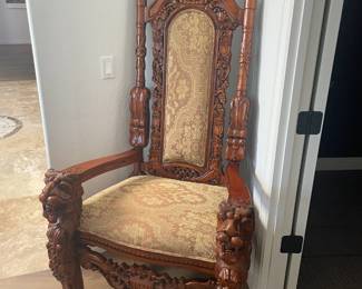 Design Toscano Throne Chair