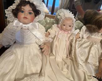 Assorted dolls