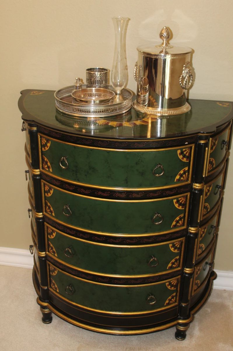 Estate Sale by Kim and Them in Midland, TX starts on 12/28/2023