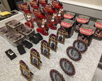 Retro gifts: Elvis, Coca Cola, Marilyn, guitar/bass lapel or tie pins