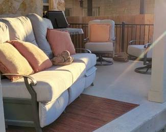 3-piece Outdoor Furniture & Rug