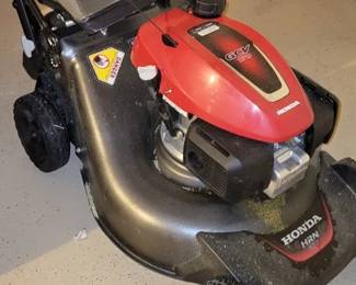 Honda Gas Self-Propelled Lawn Mower