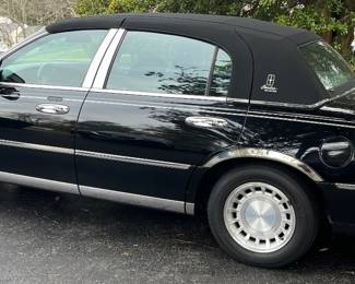 2000 Lincoln Town Car with 50,000 miles