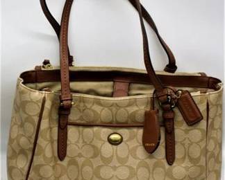 Lot 091   18 Bid(s)
Handbag marked COACH 15"