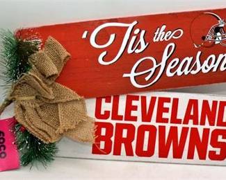 Lot 122   3 Bid(s)
Wood Cleveland Browns sign with tags