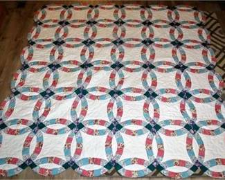 ] Lot 019   8 Bid(s)
Double Wedding Ring Quilt