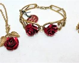 Lot 121   2 Bid(s)
American Beauty necklace bracelet earrings