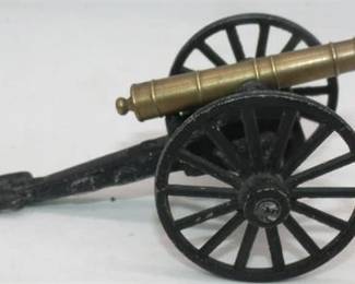 Lot 008   2 Bid(s)
Metal toy cannon