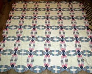 Lot 020   8 Bid(s)
Double Wedding Ring Quilt