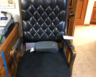 Office chair, needs a bit of love