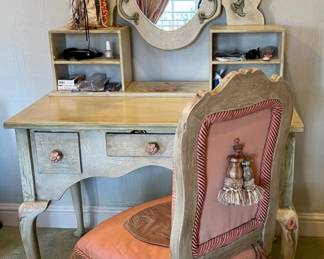 Plenty's Horn Silk Upholstered Accent Chair