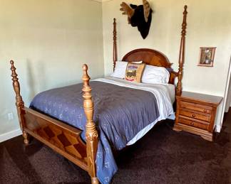 -4 Poster Queen Sized Mahogany and Satinwood Parquetry Inlaid  Bed                                                                                     -Mahogany Chest