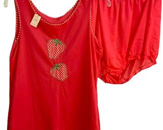 Strawberry DEADSTOCK 2 pc Nightie 