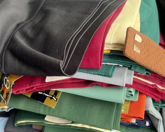 Deadstock 1970s Mens BELLS Galore! 