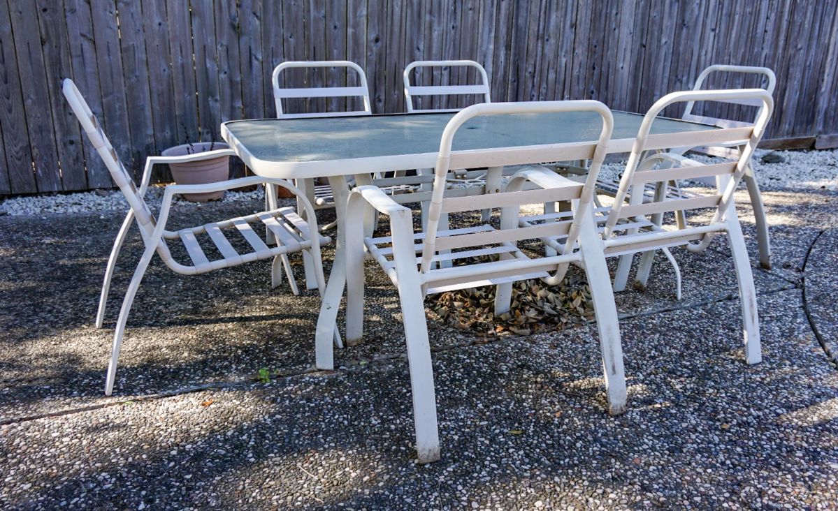 Oakwood Estate Sale in New Braunfels, TX starts on 1/4/2024