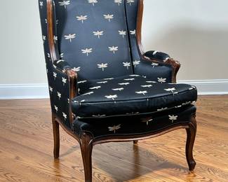 LOUIS XV-STYLE NAPOLEONIC BEE WINGCHAIR | Upholstery with gold bees on black ground. - l. 31 x w. 9 x h. 43 in

