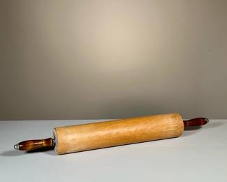 ANTIQUE OVERSIZED ROLLING PIN | l. 29 in


