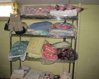 hand made throws pillows and quilts