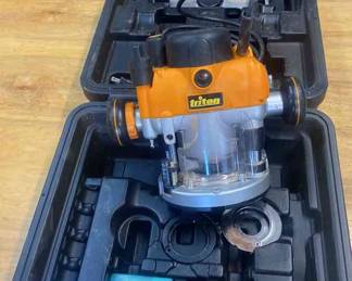 003 Triton Plunge Router 2.25 hp with Case