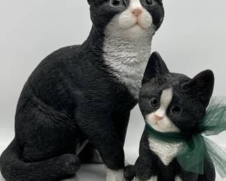 Lot 36 | Lifelike Resin Tuxedo Cat Figurines Kitty Figurine