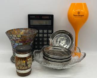 Lot 171 | Vintage Smalls Decor Six Flags Pepper Shaker